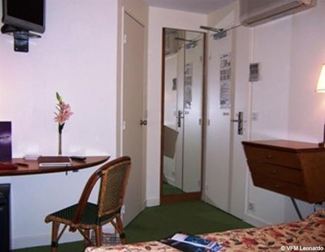 Hotel Le Montana Párizs Szoba fotó